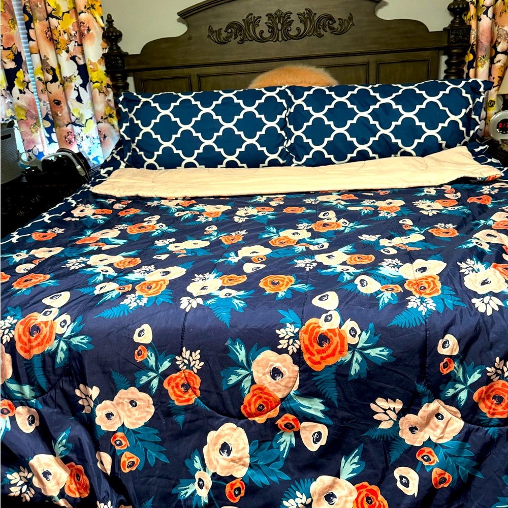 Floral Comforter Set in Navy and pink